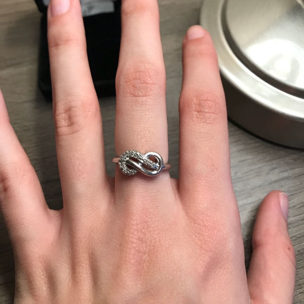 Diamond infinity ring - Picture 2 of 3